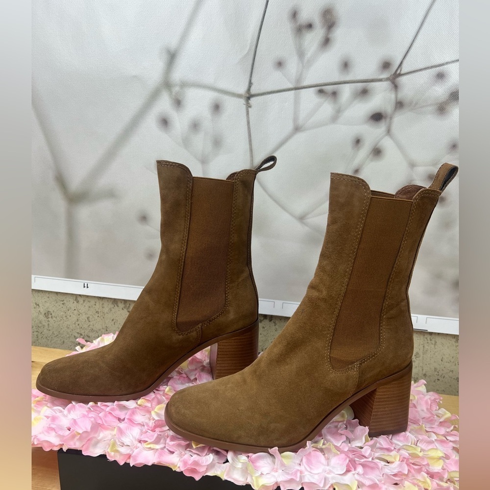 Steve Madden Women's Argent High Chelsea Booties Brown Suede Ankle Boots 9.5 - Picture 2 of 12